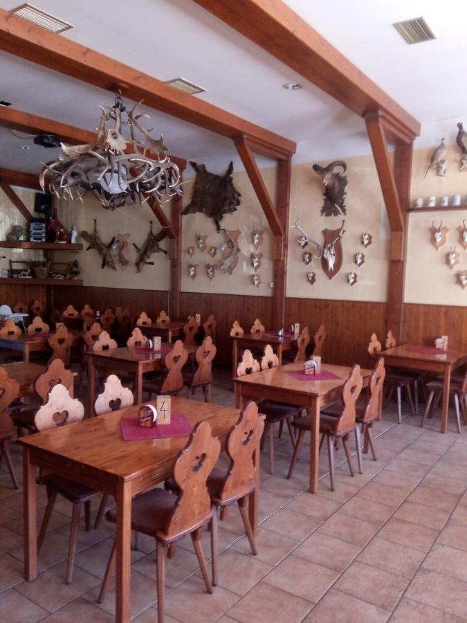 U Pastorku Hotel Racice  Luaran gambar